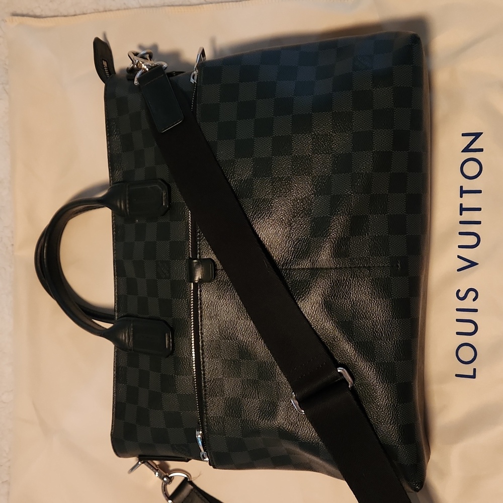 Louis Vuitton Authentic Damier 2017 7DW Original Graphite with silver hardware